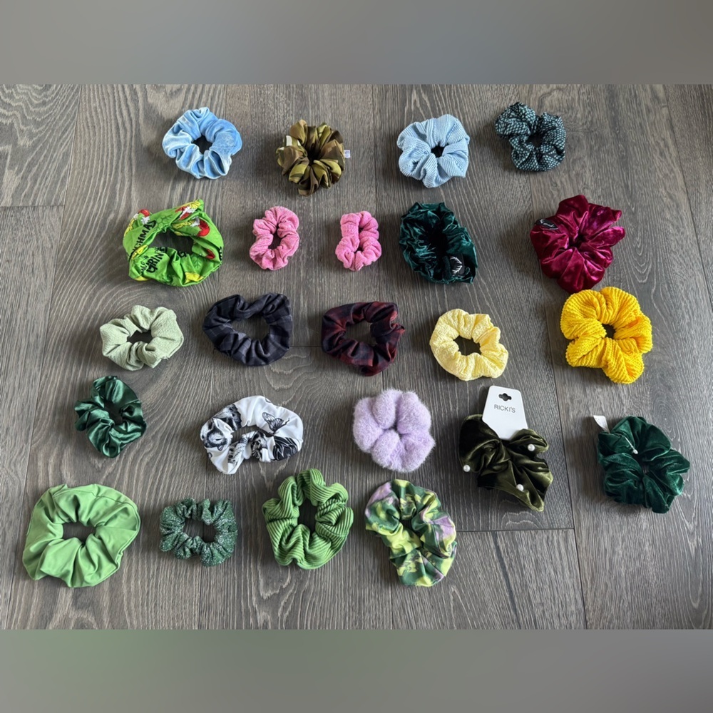 Bundle of 23 scrunchies